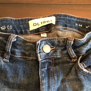 DL1961 Ripped Skinny Jeans Size 27
